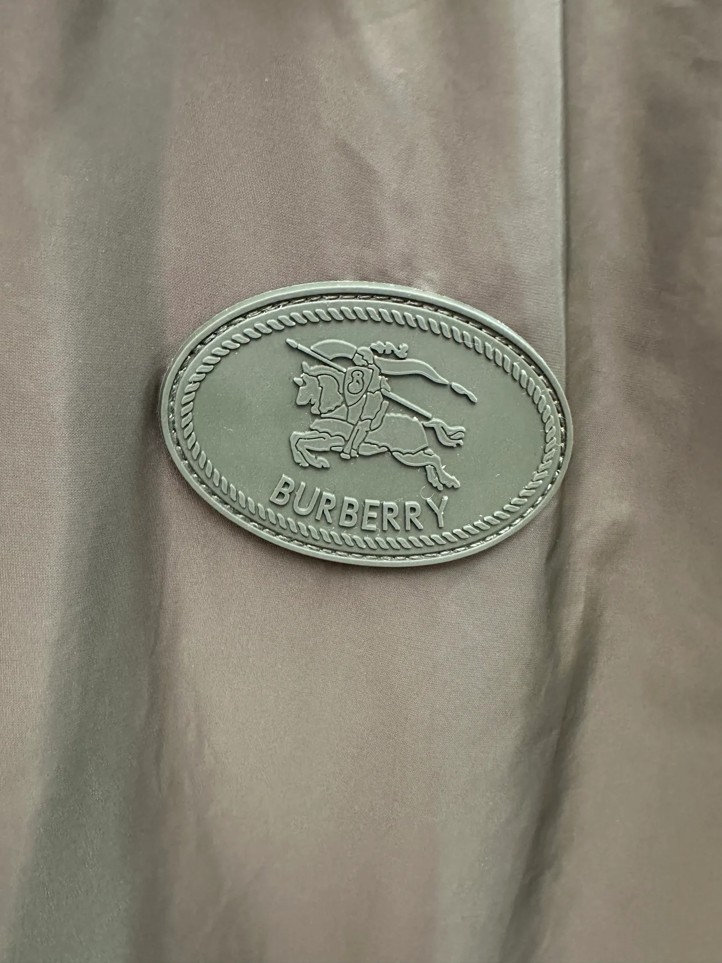 burberry ： 100% 。 。 ， ， 。 ，Breathable ， 。 ： ： ， ， 。 ， 。 。 ， ， 。 ： SIZE: S M L XL